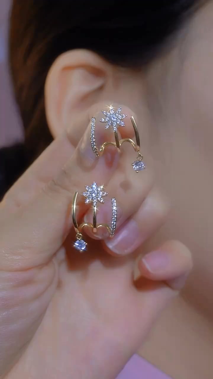 Biaotic story Facebook ad: Boucle d'Oreille à Motif Étoilé, Design Griffe, Zircon…