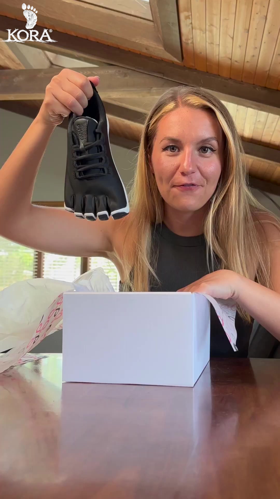 Kora Barefoot Facebook ad: LIBERA TUS PIES
