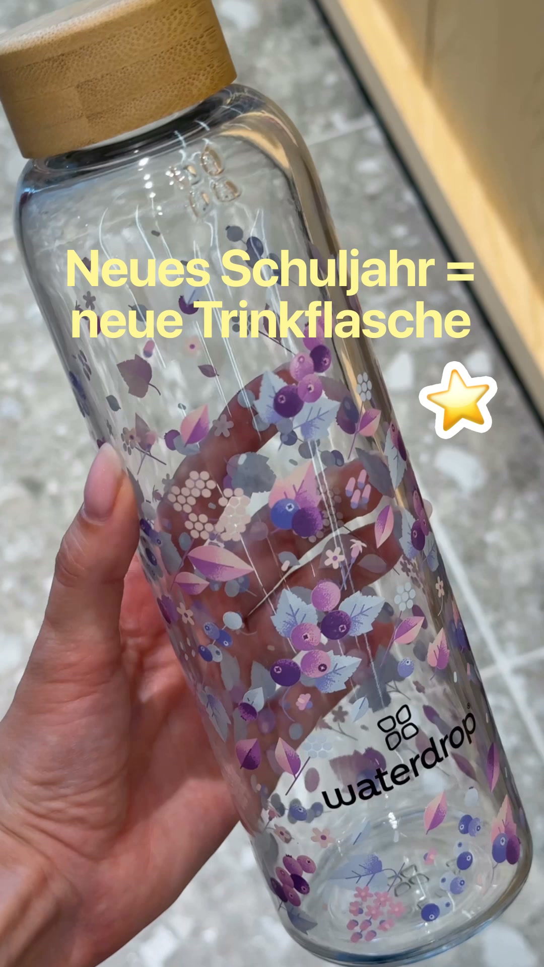 waterdrop Facebook ad: Neues Schuljahr = neue Trinkflasche