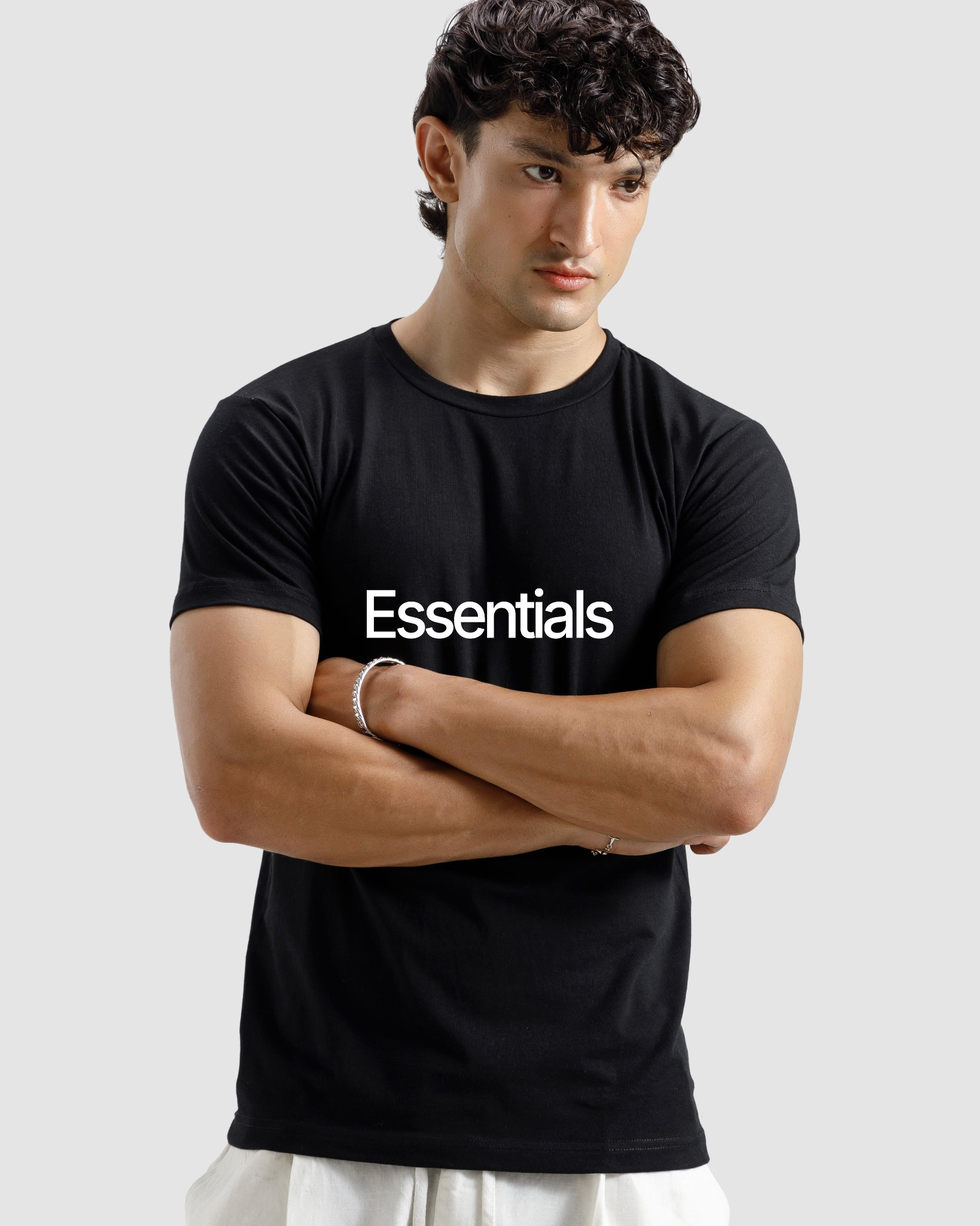 Hanger Pakistan Facebook ad: Essentials