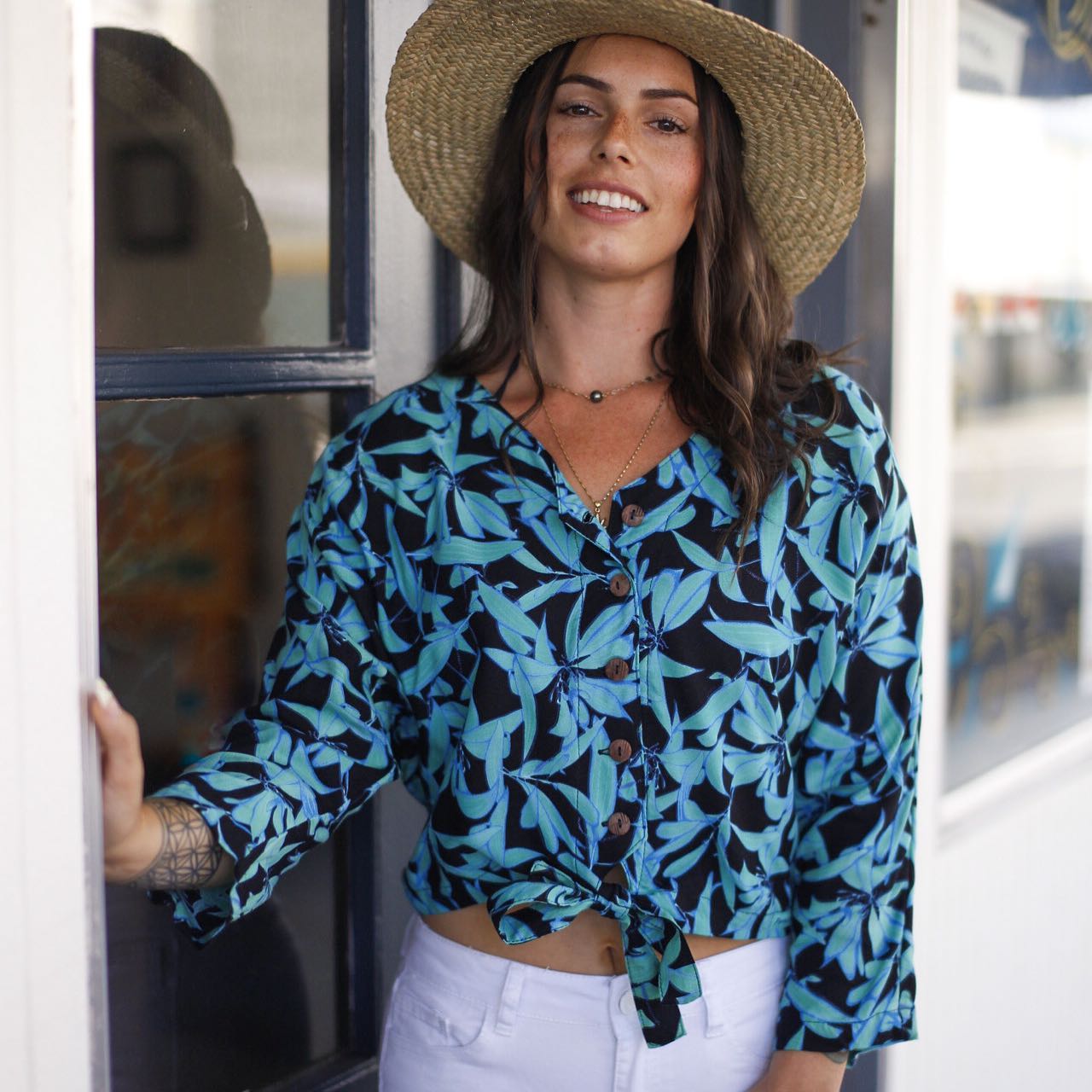 Rainbow Jo Hawaii Facebook ad: Life isn’t perfect but your outfit can be…