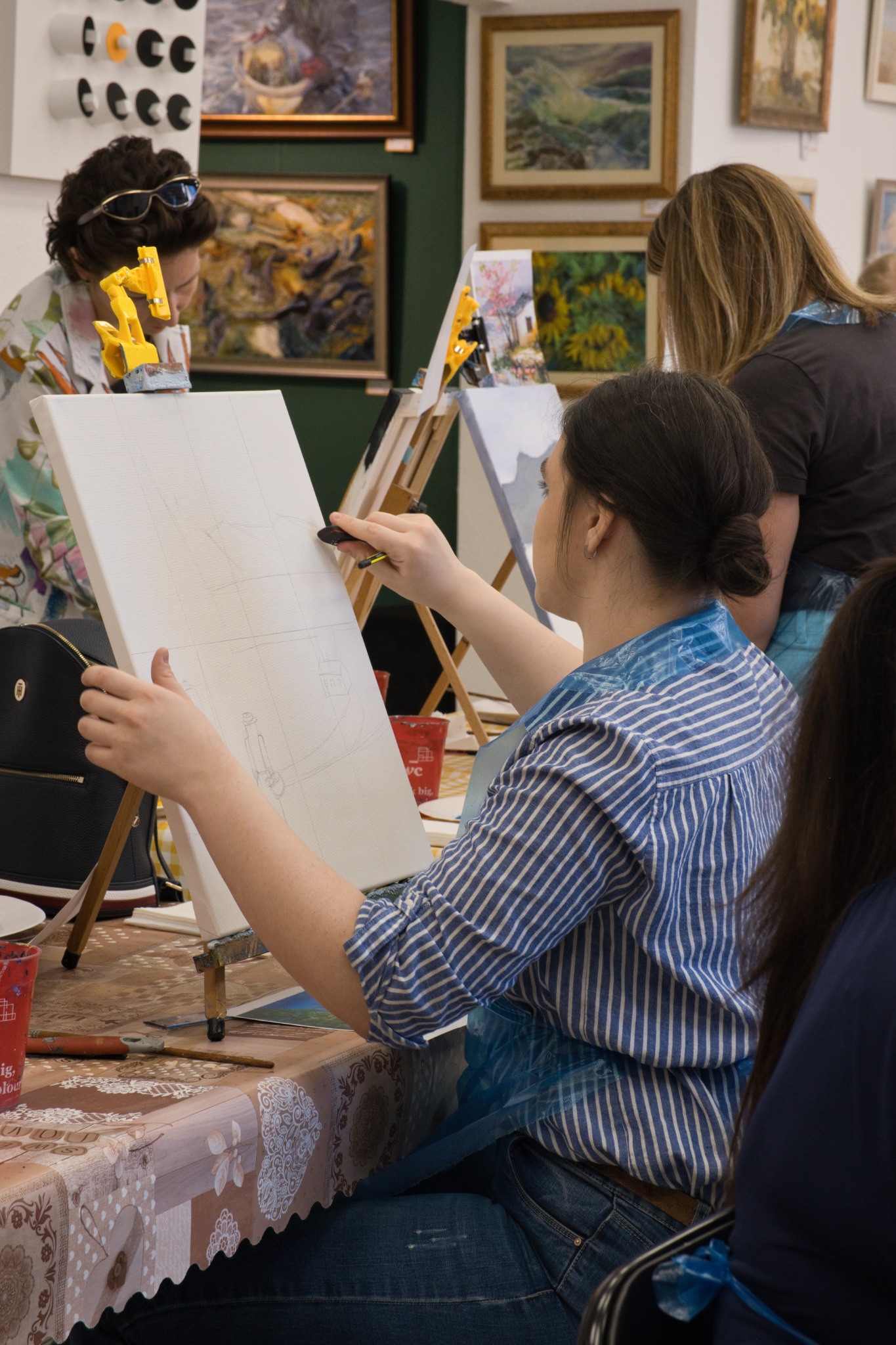 Golden Duck Gallery&Art Space Facebook ad: English-Friendly Art Workshops All Summer