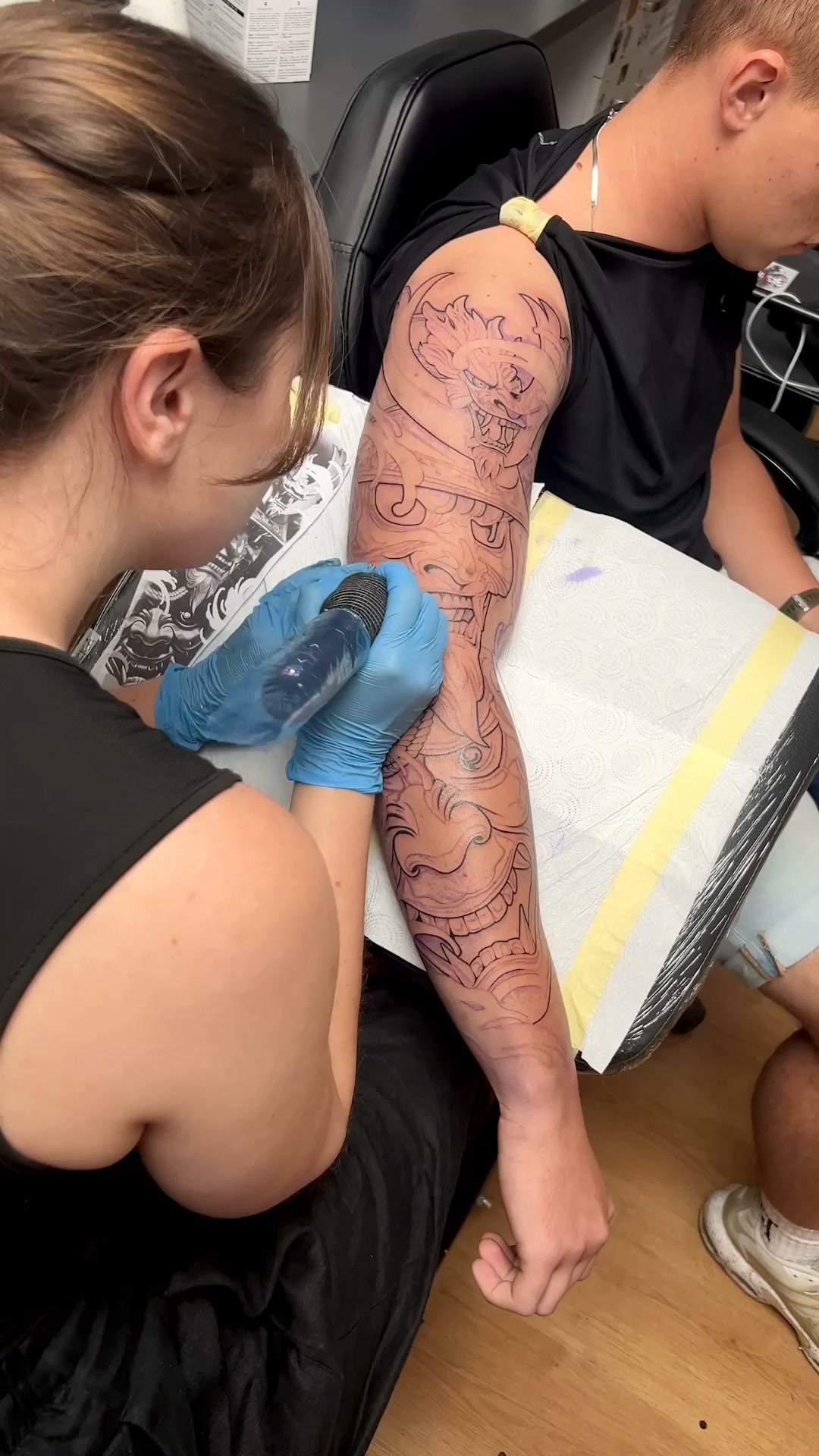 Azka Tattoo Facebook ad: Tatuajes finos que envejecen bien: sin líneas cargadas…
