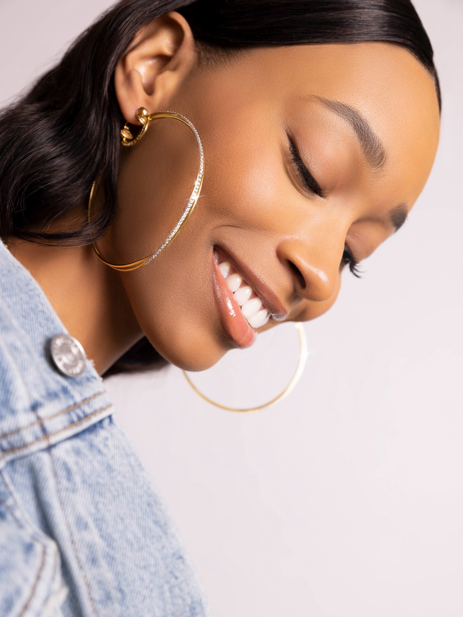 Simone I. Smith Facebook ad: Diamonds redefined. Bold, sophisticated, and made to stand…