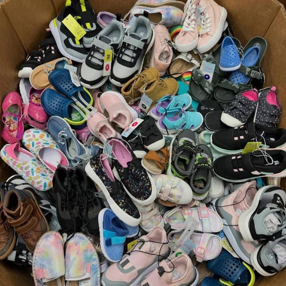 Pallet VAULT Liquidations. Facebook ad: NEW PALLETS OF TARGET KIDS SHOES, Clothing, WOMENS…
