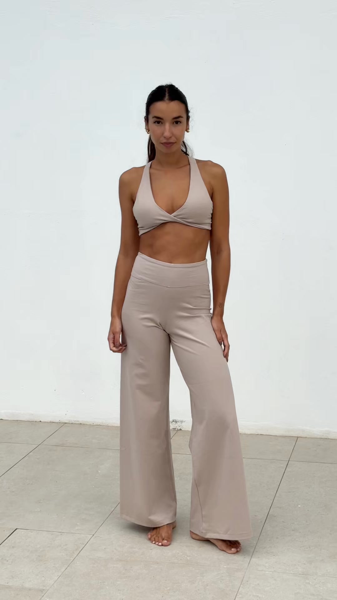 Fitplanet Ropa Deportiva Sostenible Facebook ad: Sustainable activewear.