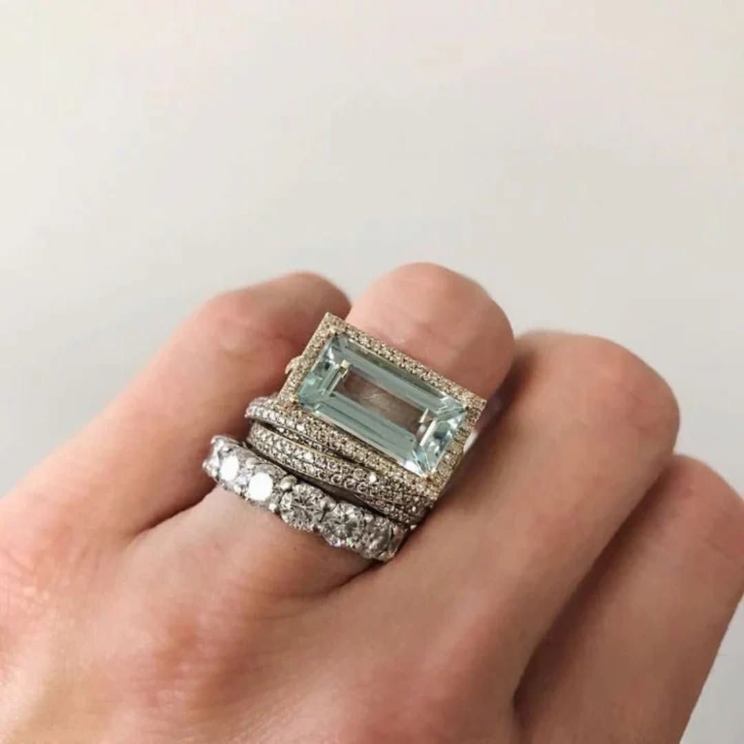 Susan jewelry Facebook ad: We are closing
