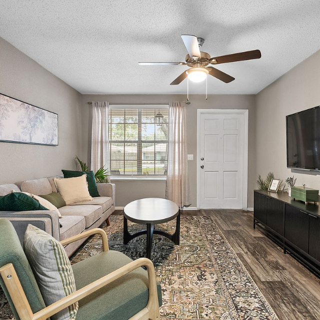 Zillow: Rental Apartments Facebook ad: Villas at Deer Park in Lutz, FL offers…