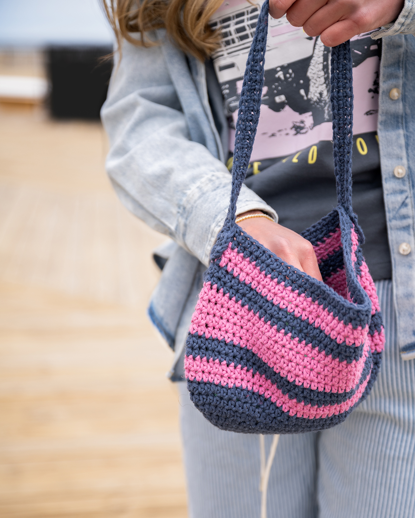 Lion Brand Yarn Facebook ad