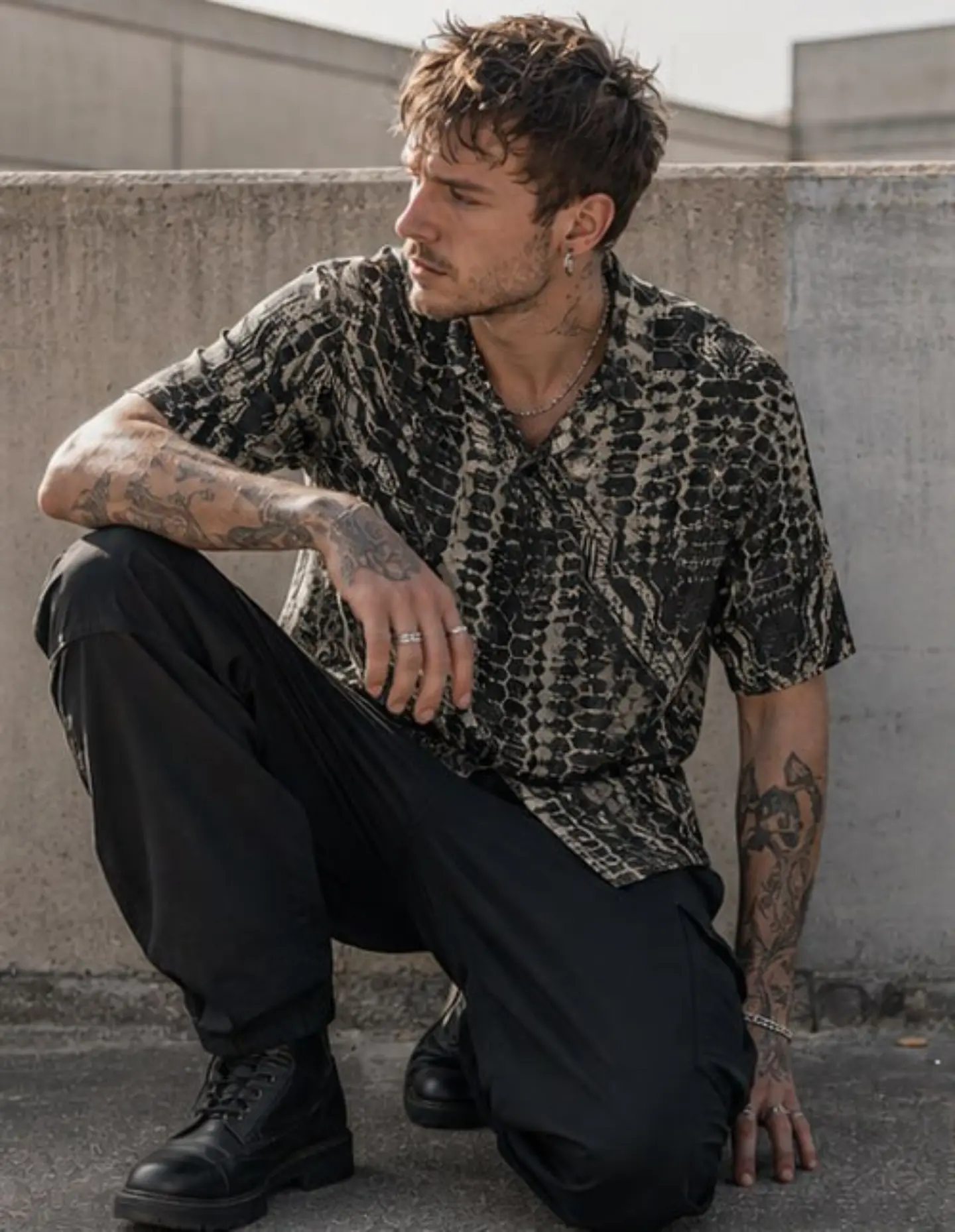fractal.alternative_clothing Facebook ad: Free shipping