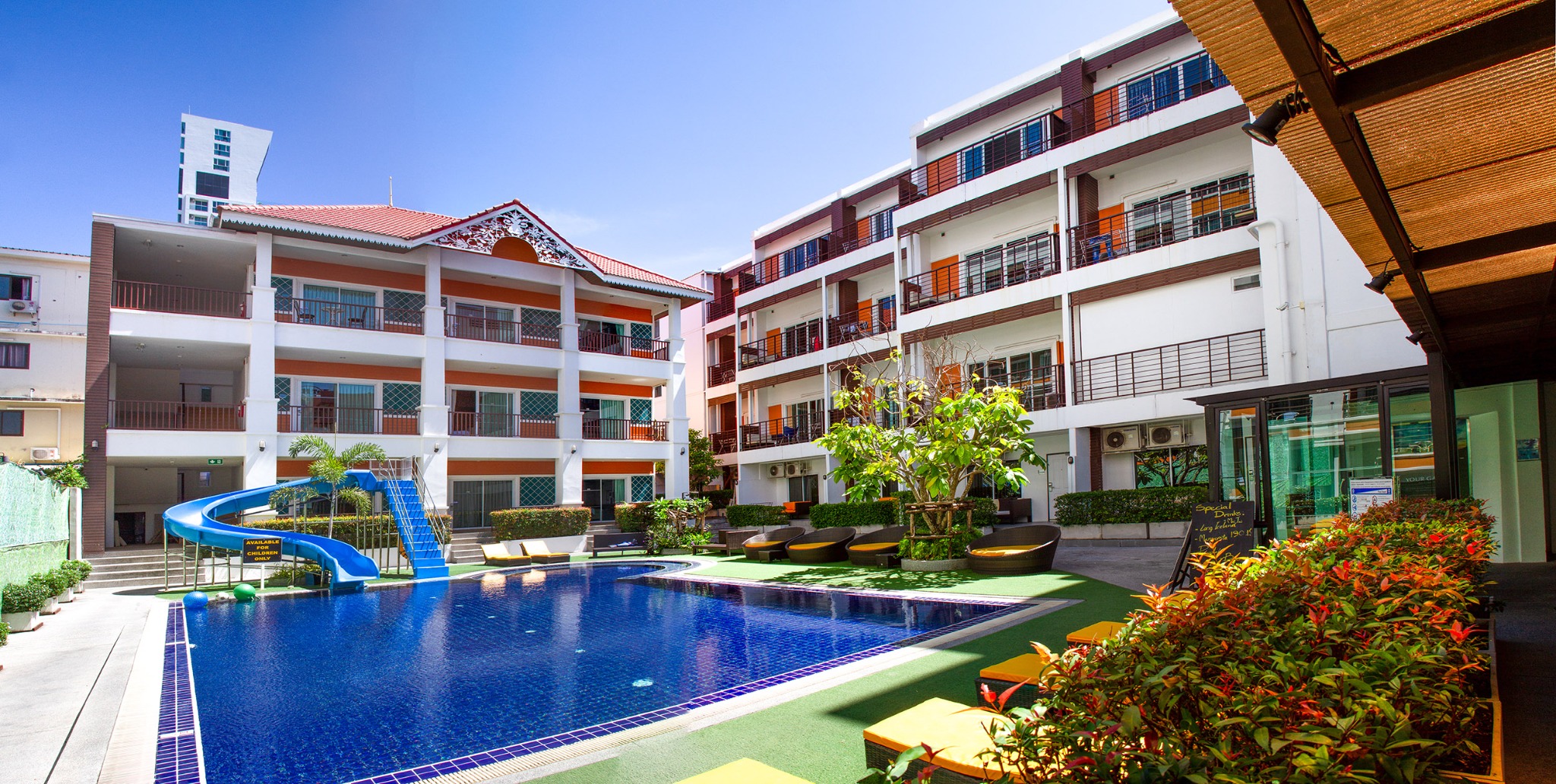 FX Hotel Pattaya Facebook ad