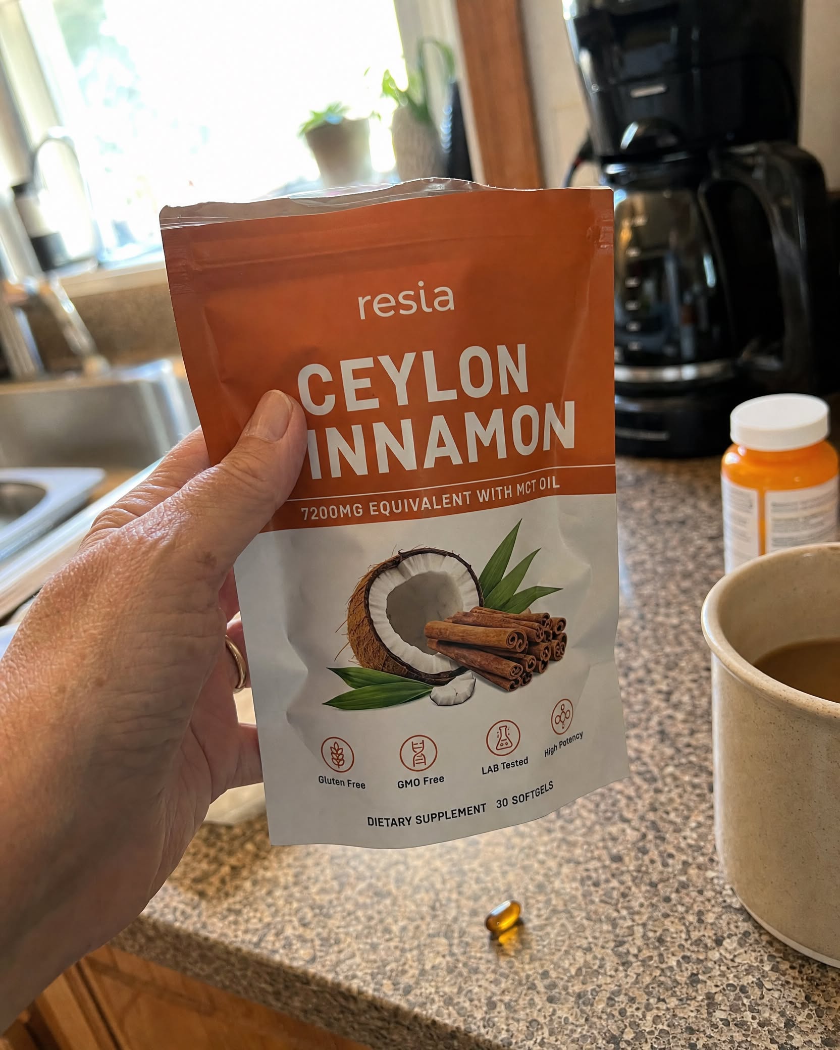 Sarah Peekmill Facebook ad: Ceylon Cinnamon 7200mg Equivalent with MCT Oil