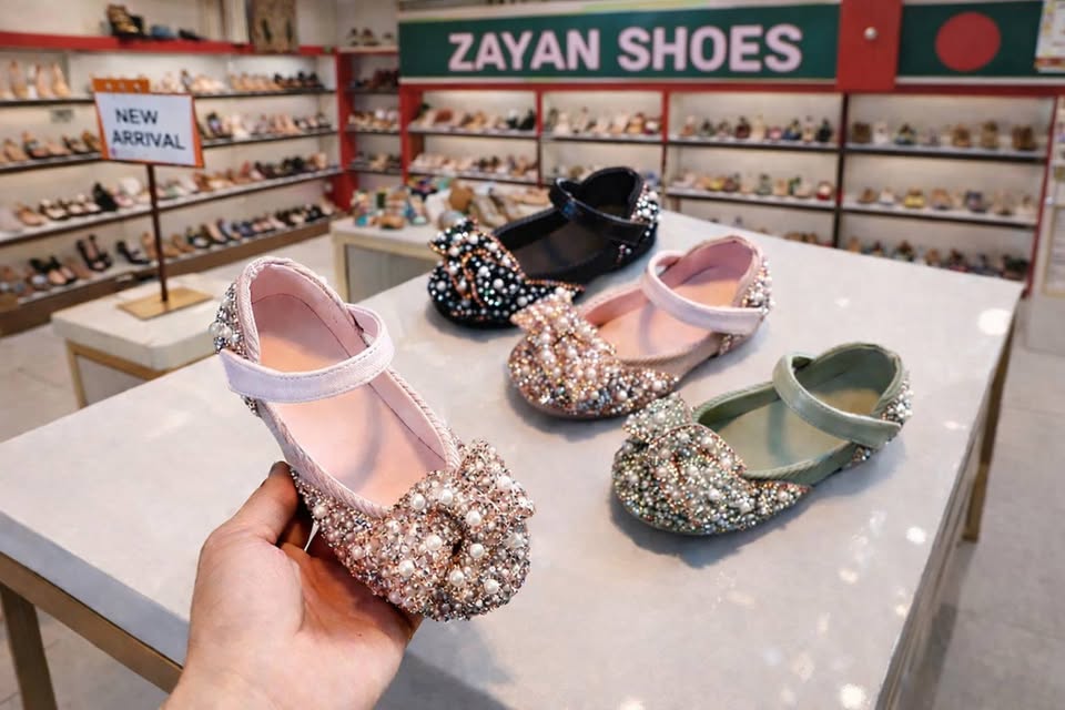 Zayan Shoes Facebook ad: Size 22-26
