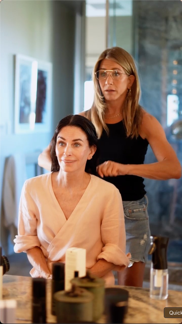 Jennifer Aniston Facebook ad: 20% Off Sitewide