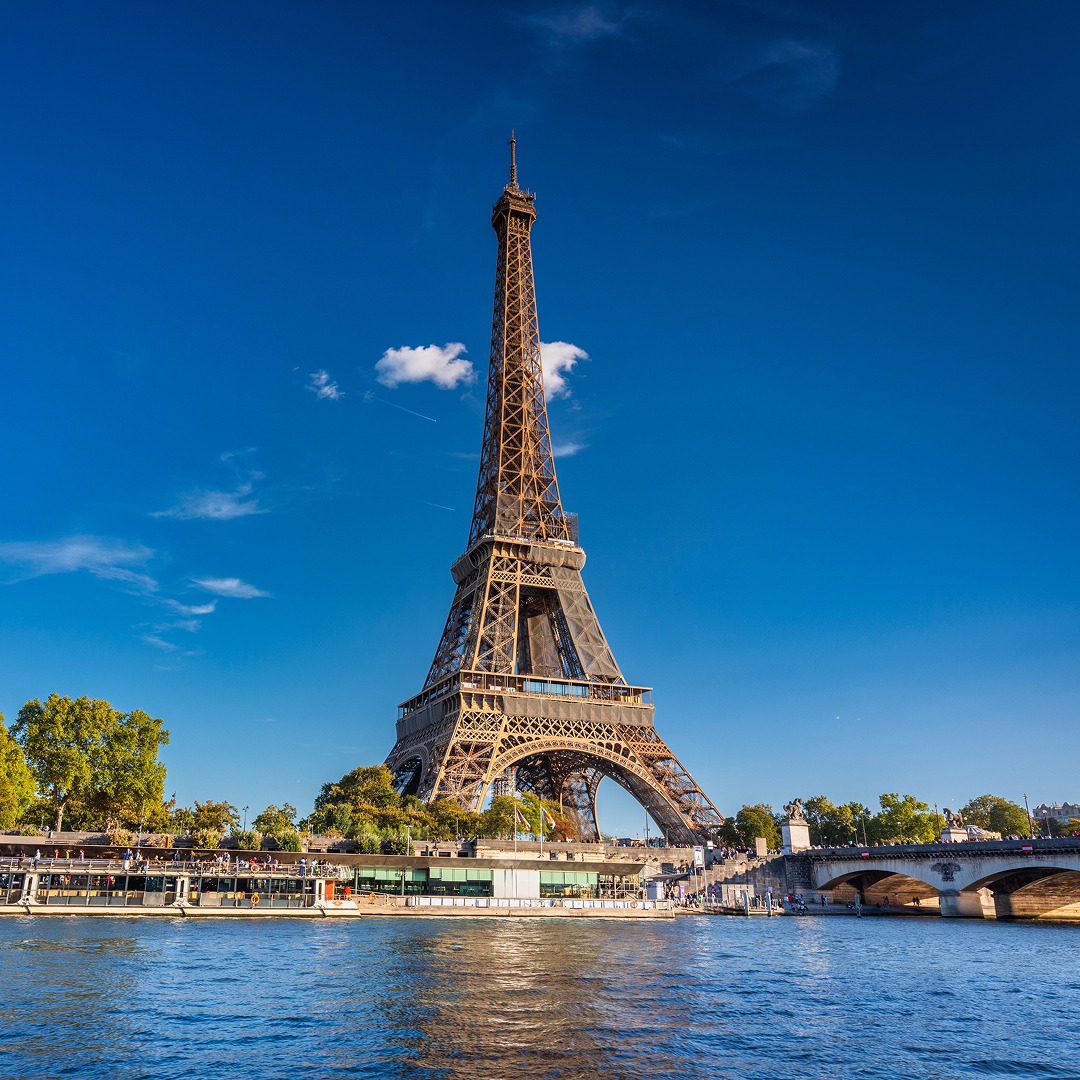 Vodafone Travel eSIM Facebook ad