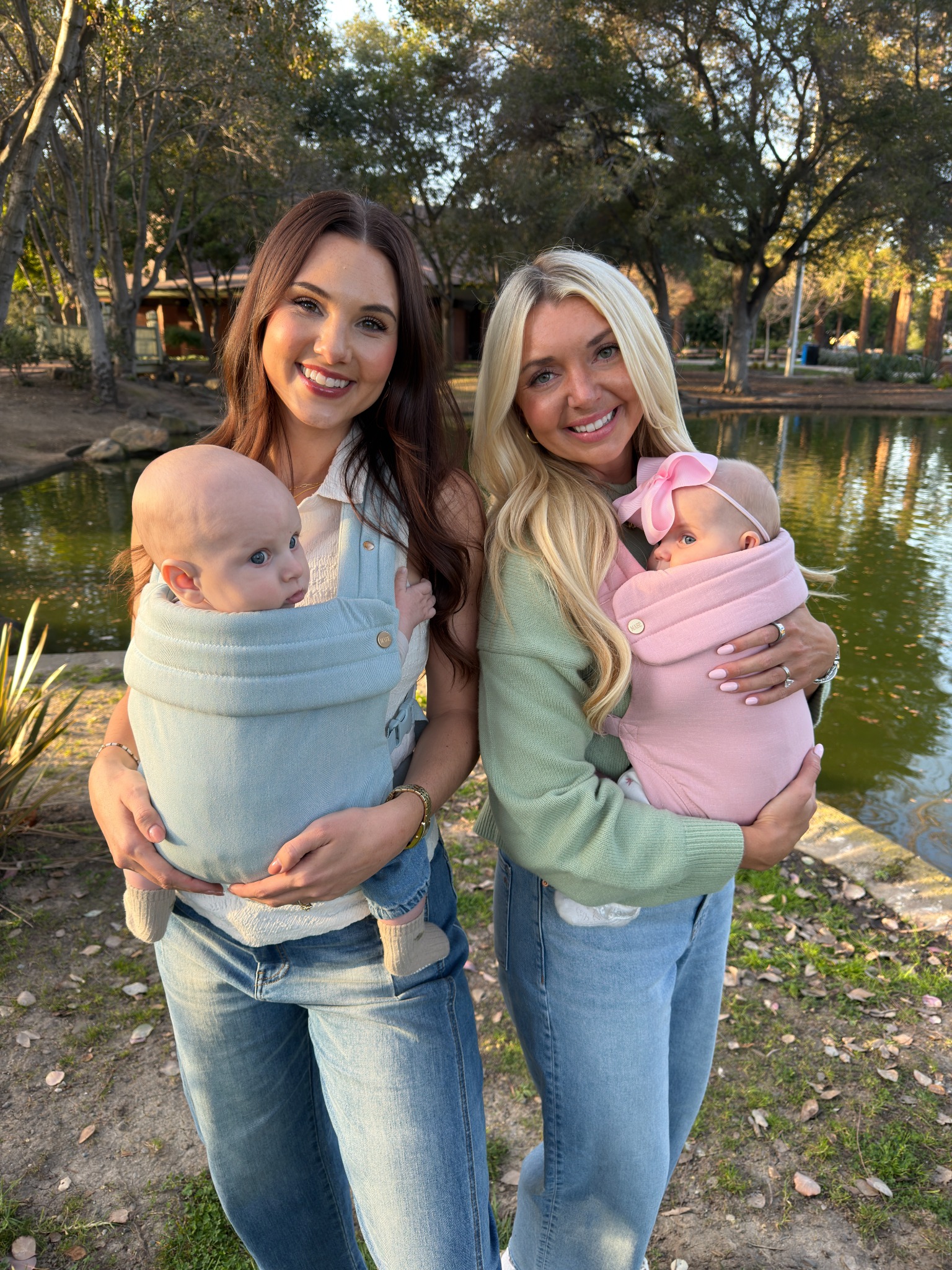 Mabē Carriers Facebook ad: Every girl mom needs a boy mom bestie.