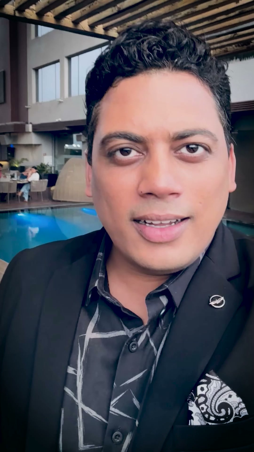Dr. Abhinav Saxena: Business Coach Facebook ad: 𝐁𝐨𝐨𝐤 𝟏 𝐎𝐧 𝟏 𝐂𝐨𝐧𝐬𝐮𝐥𝐭𝐚𝐭𝐢𝐨𝐧