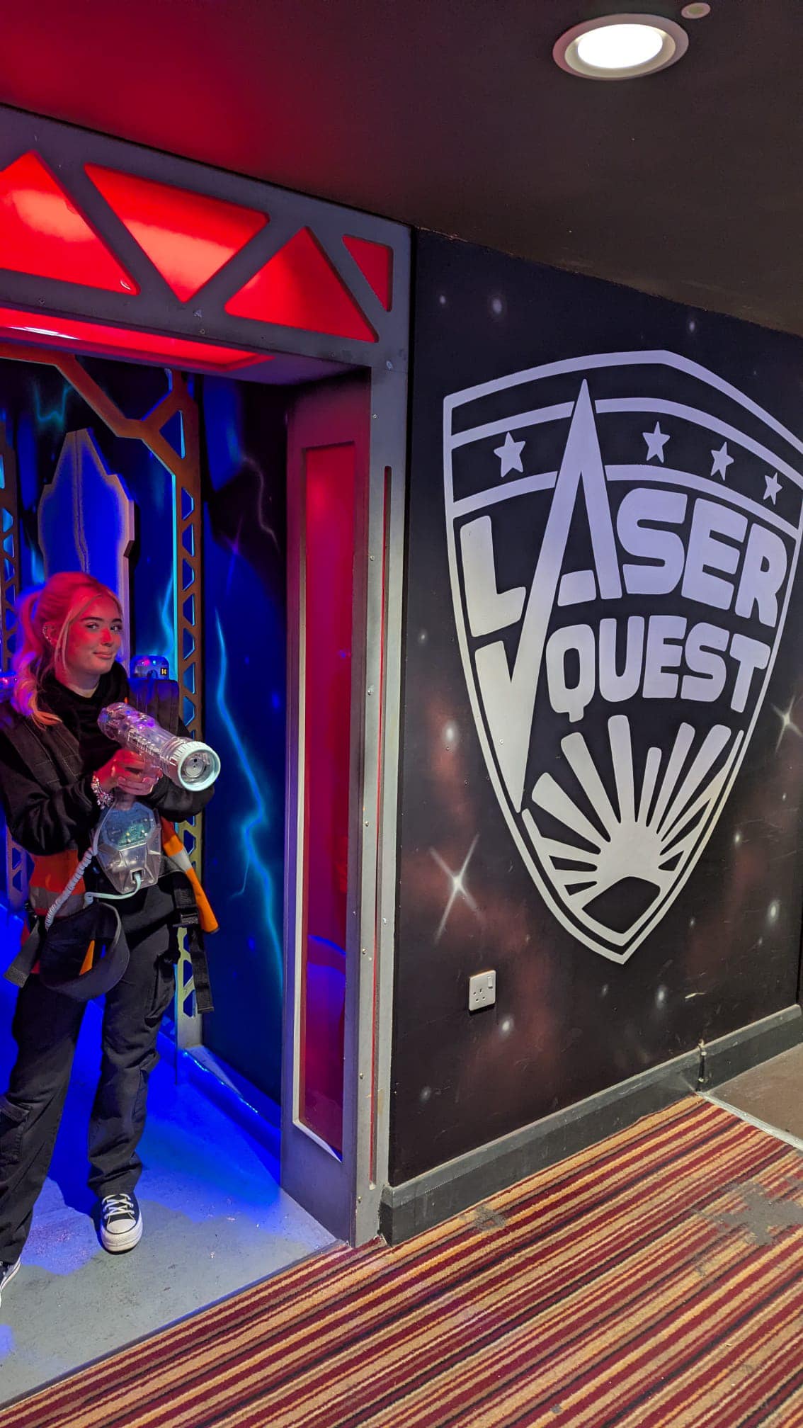 Discobowl Newport Facebook ad: ALL NEW LASER QUEST