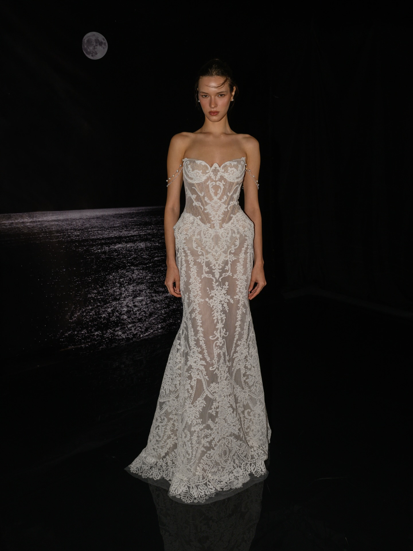 Danielle Avraham Studio דניאל אברהם שמלות כלה Facebook ad: Dylan A couture gown featuring a hand-appliquéd corset…