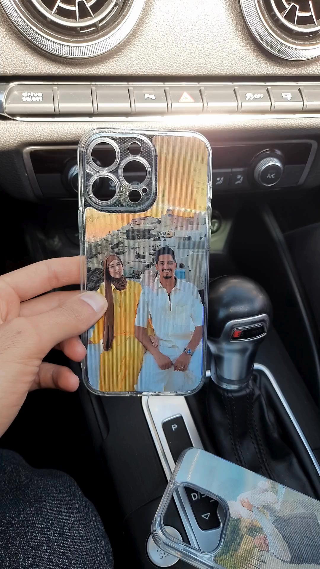 5D Maroc Facebook ad: Nouvelle Pochette iPhone, 2 Photos