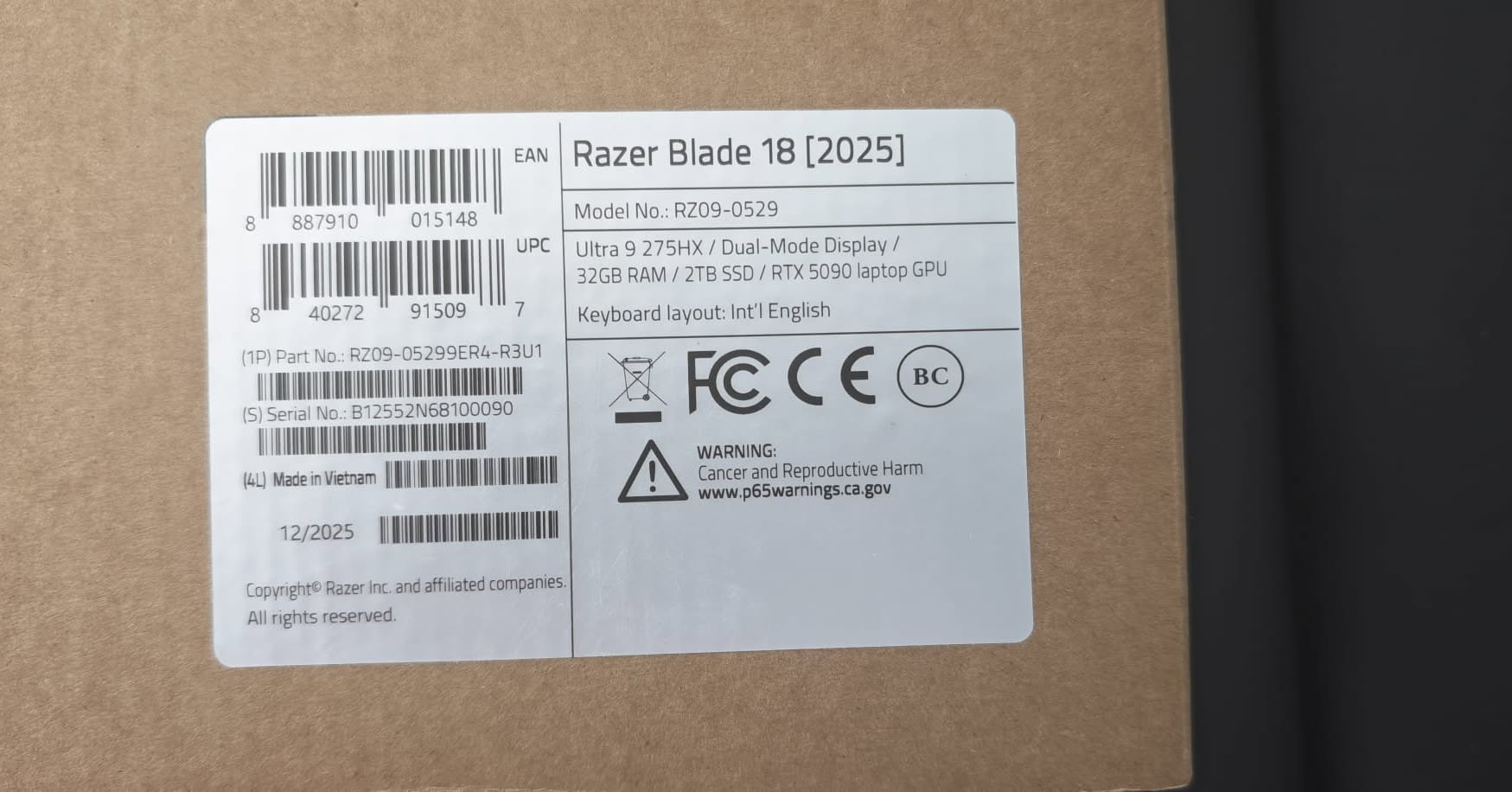 Osho Li Facebook ad: Razer Blade 18 RTX 5090 Brand New'