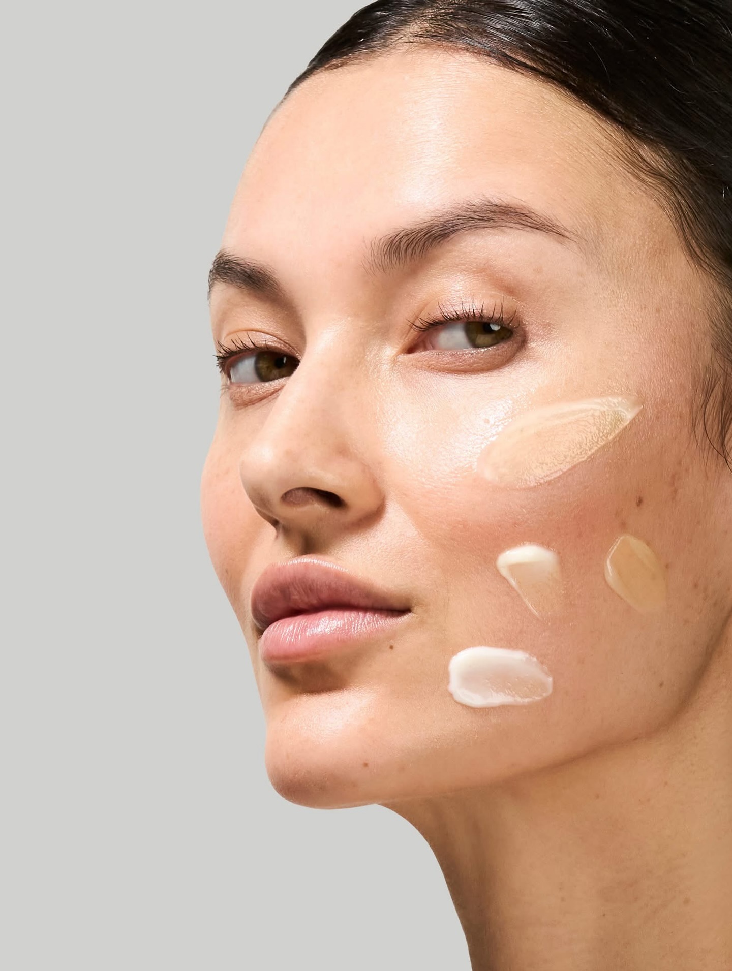 OZMedskinau Facebook ad: Code: FIRST10 for 10% OFF first order.
