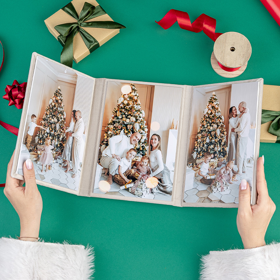 nPhoto Lab Facebook ad: Up to 60% OFF selected Christmas photo products