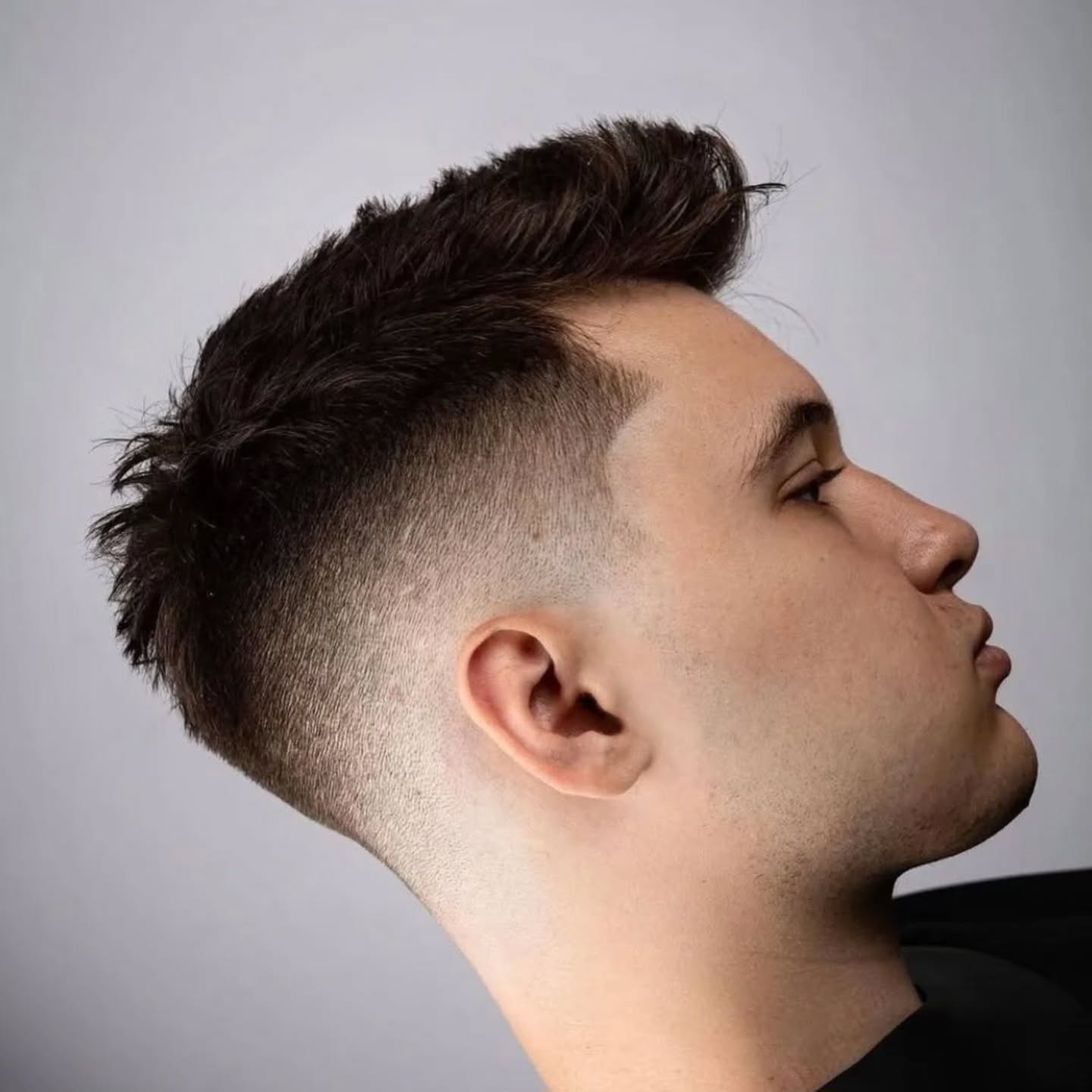 TOM Nails & Barber Facebook ad: hallo liebe Kundinnen und Kunden, unser Geschäft öffnet…
