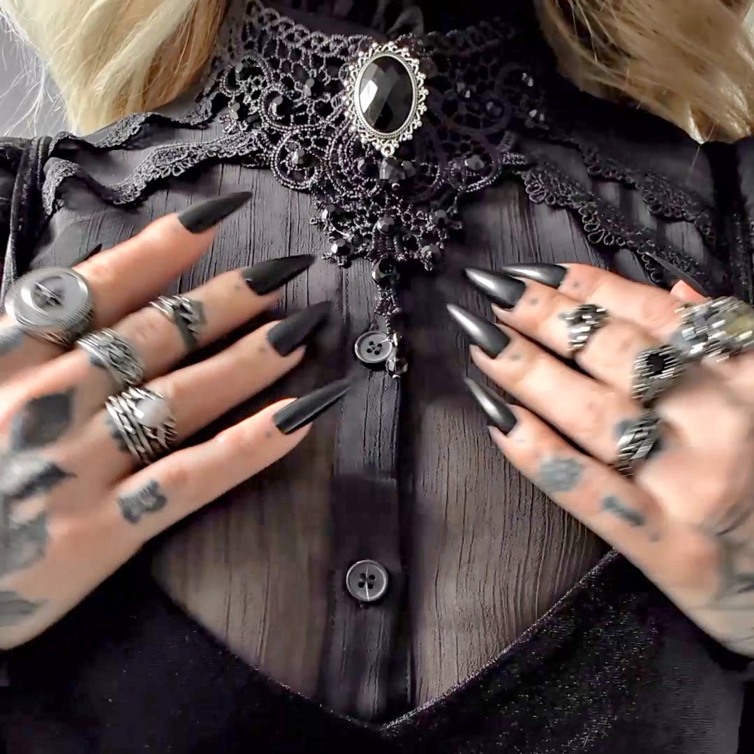 Disturbia Facebook ad: Dark Romantic Fashion