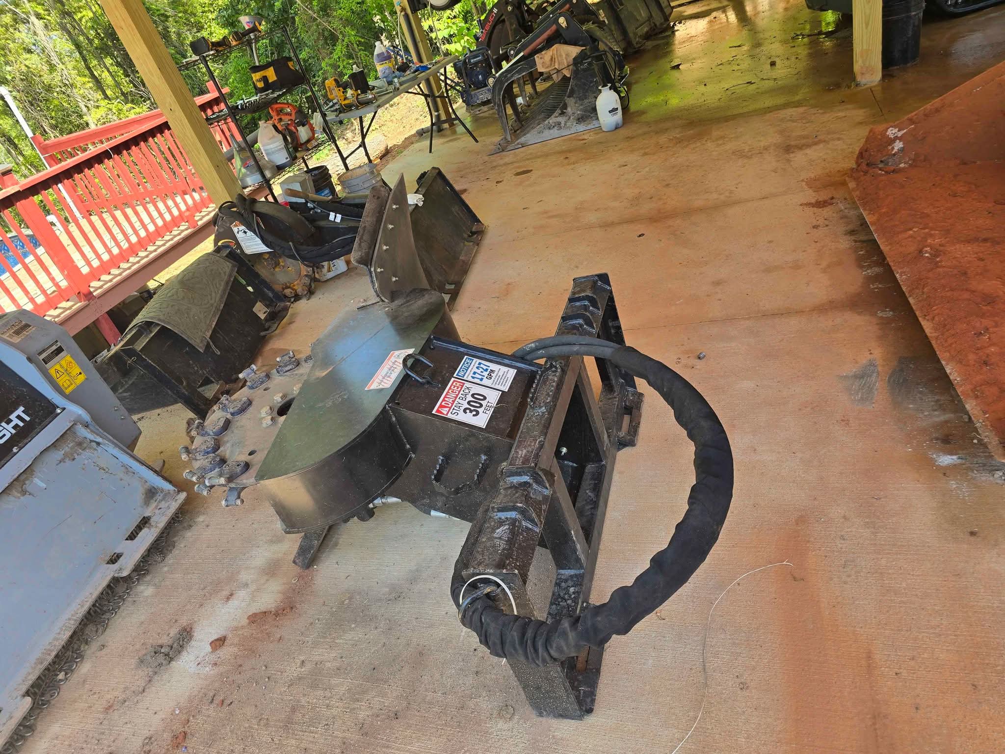 Uriel Villegas Facebook ad: SKID STEER FOR RENT///MAQUINAS PARA RENTA