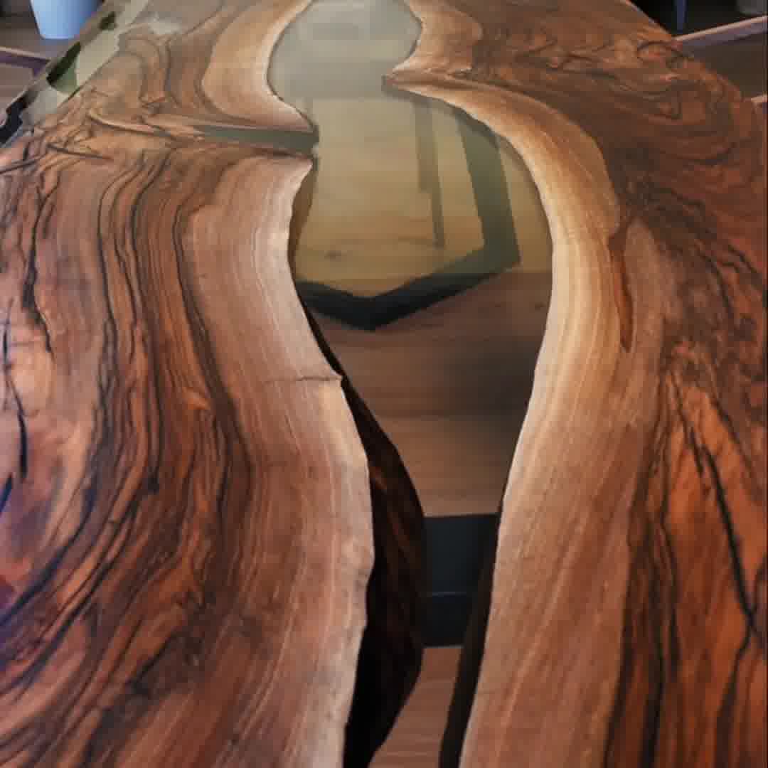 LuxTable Italy tavoli in legno e resina Facebook ad from Jan 26, 2026