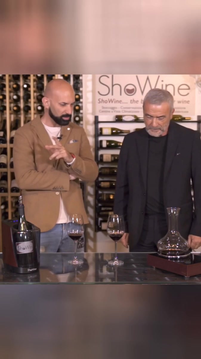 Showine Facebook ad: Cantinette, Portabottiglie e Accessori