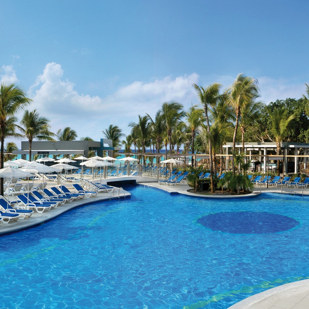 RIU Hotels and Resorts Facebook ad