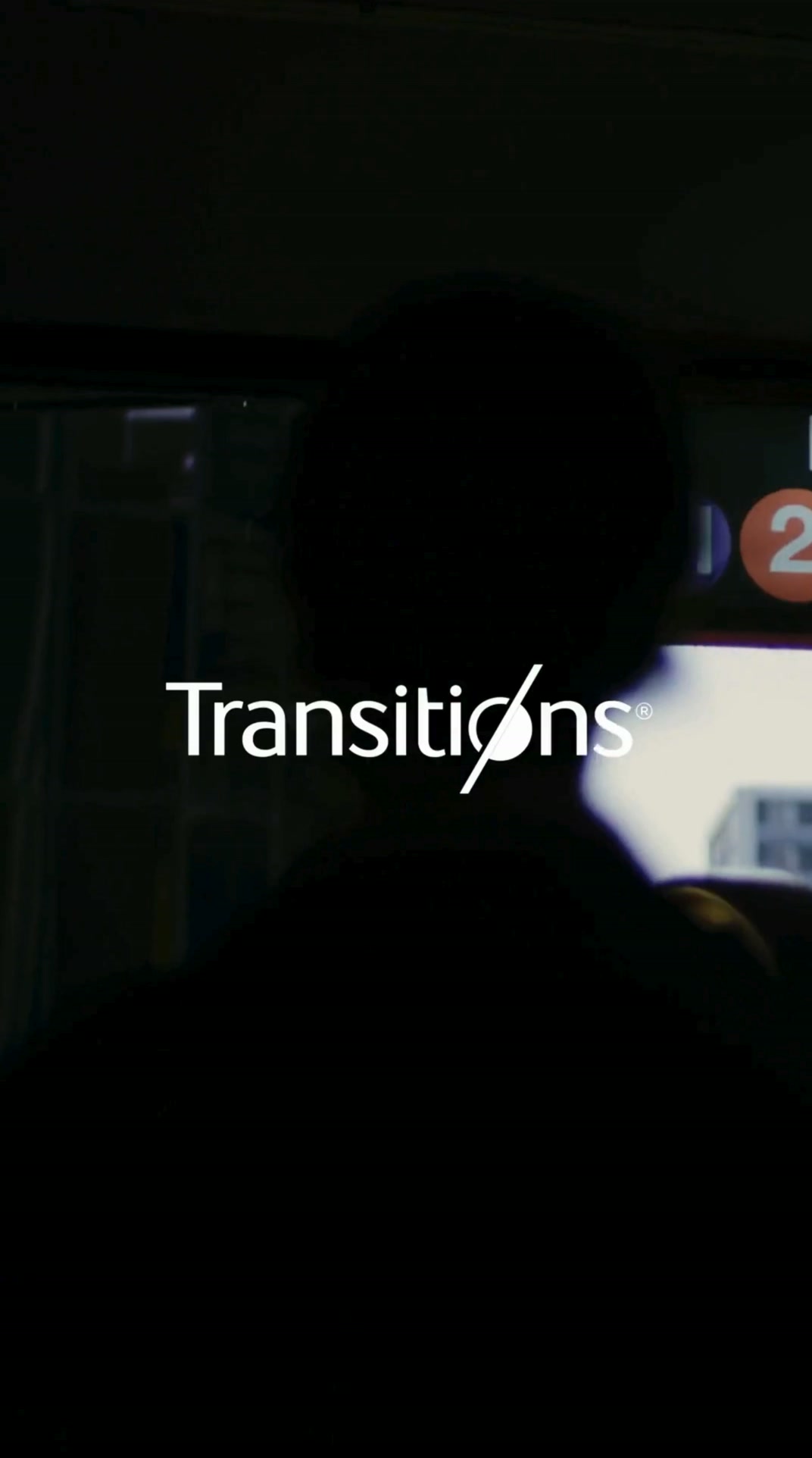 Transitions Lenses Facebook ad: Muévete libre con Transitions
