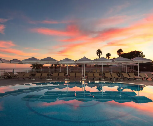MRGtravel Facebook ad: Unpack once. Live like a local in the…