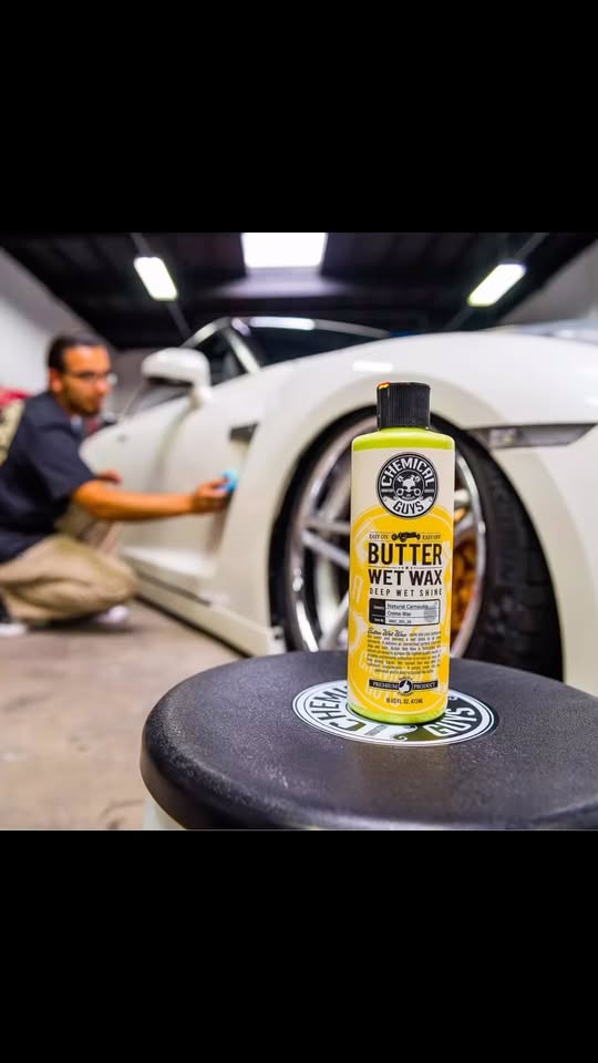 Detail Garage Facebook ad: Stop Scrolling!Get 20%off