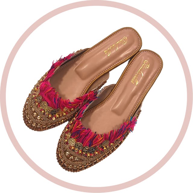 CinderellaShoes Facebook ad: Shoes that turn heads without trying too hard.