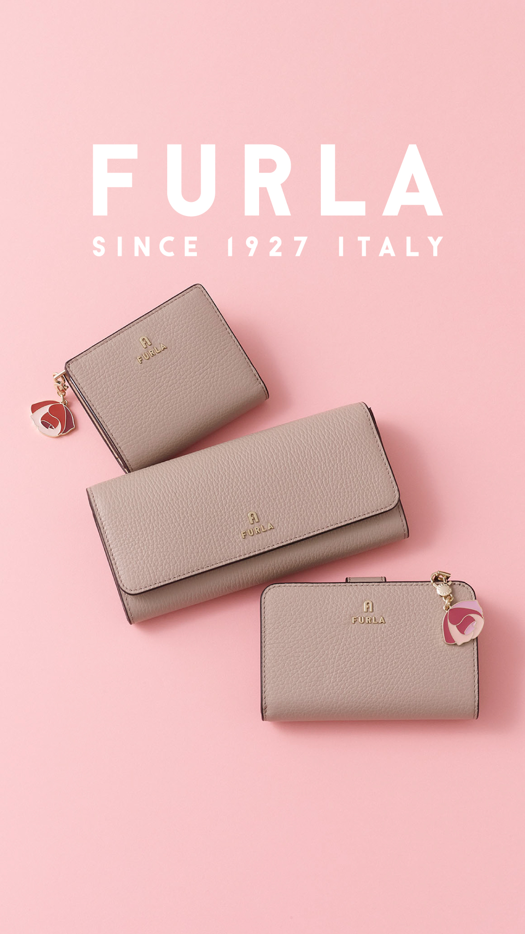 Furla Facebook ad: 感謝を込めて、日々に寄り添うフルラのレザーグッズを母の日のギフトに。チャームで華やかさをプラスするのもおすすめです。