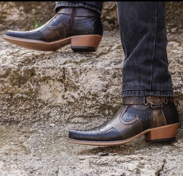 FootCourt Facebook ad