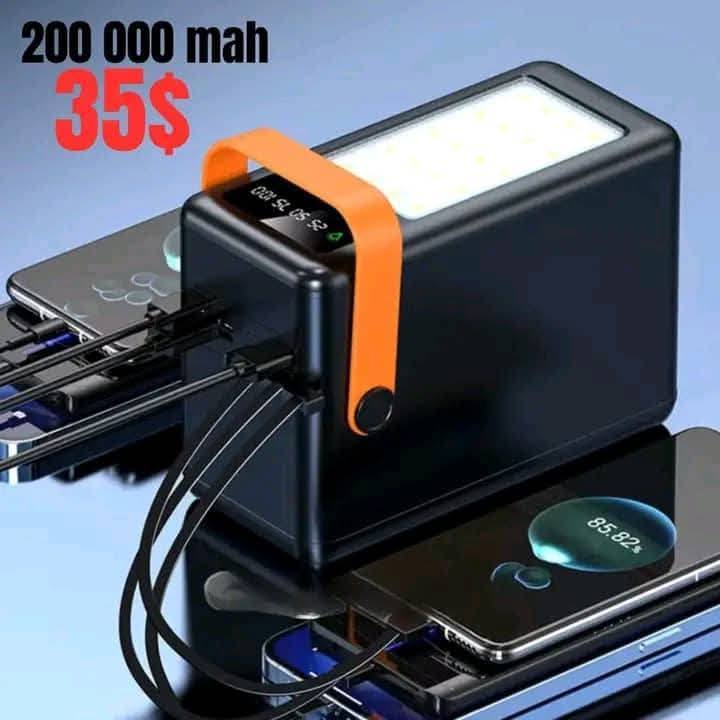 Kin le roc Facebook ad: Capacité: 80 000 mAh