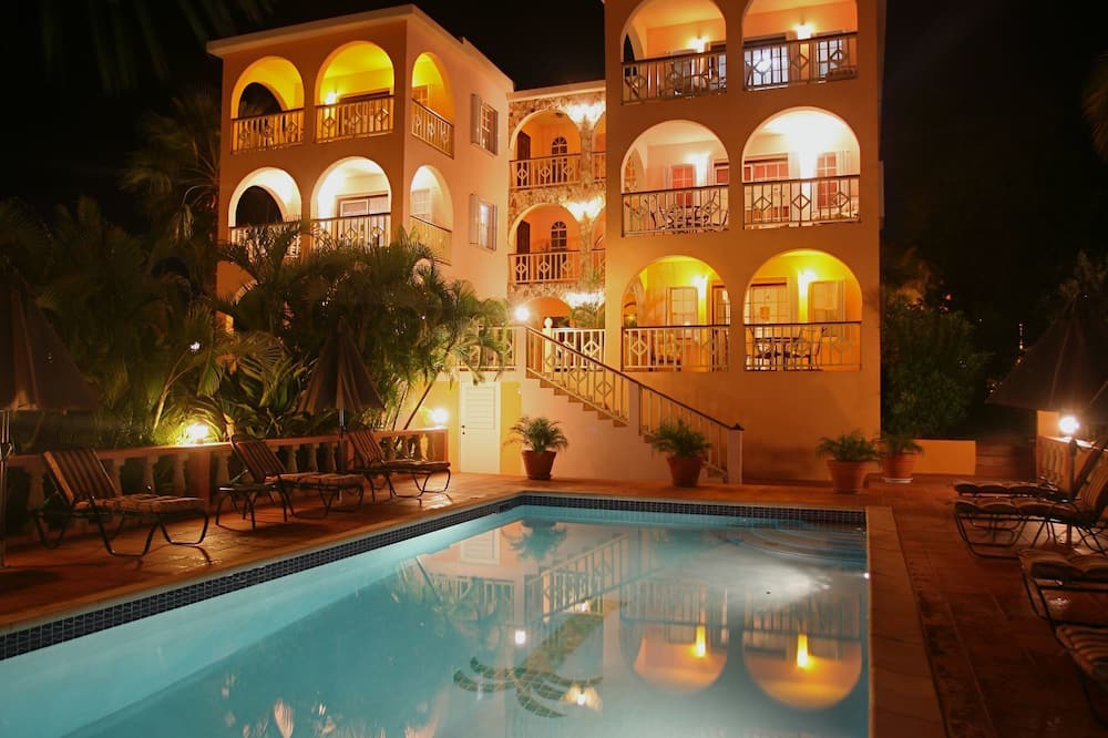 Expedia Facebook ad