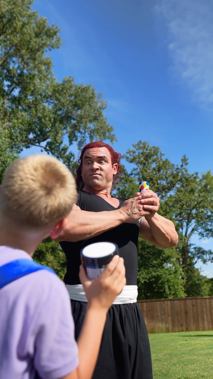 G FUEL Facebook ad: Jack gives Yujiro creatine!
