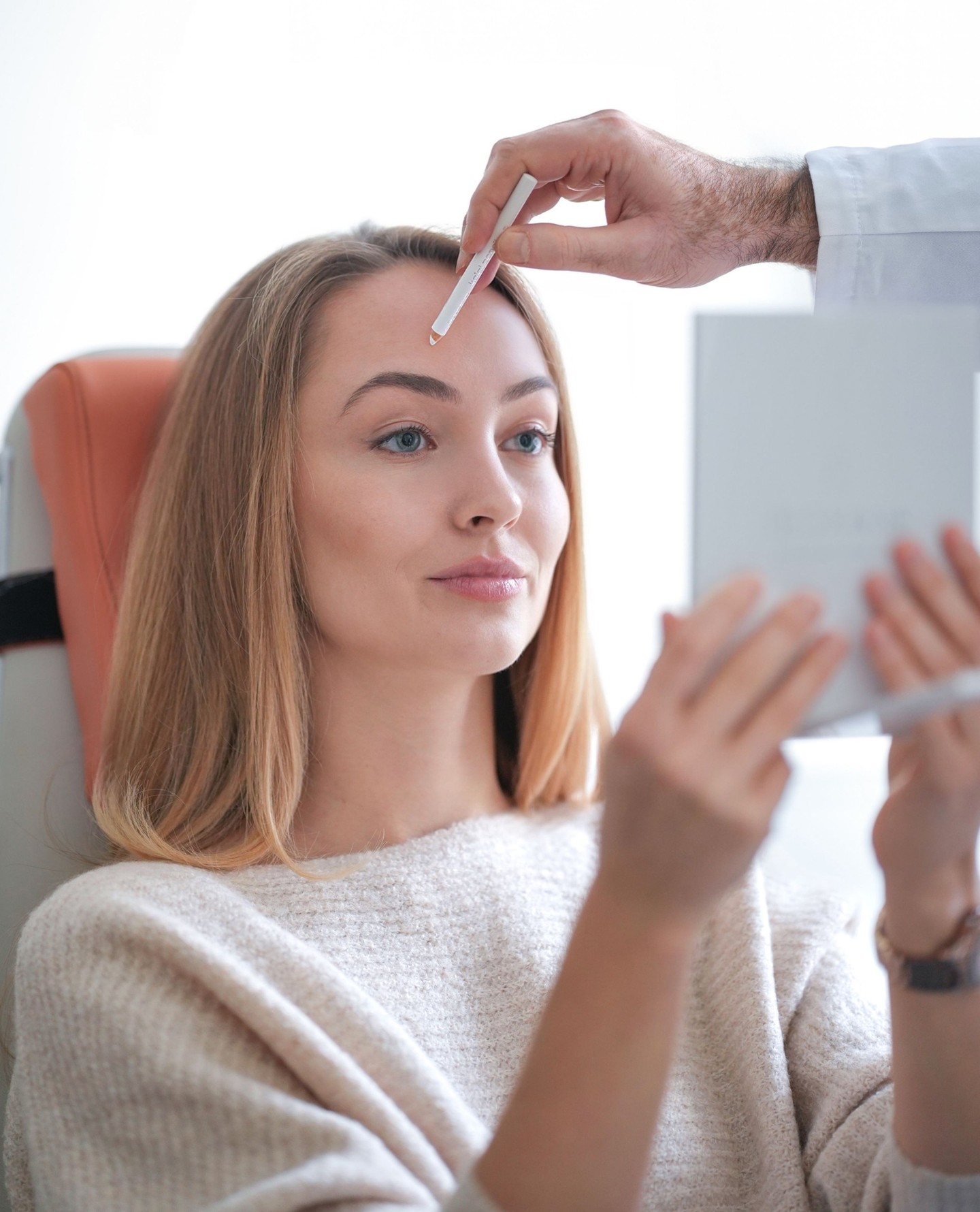 Cosmopolitan Aesthetics Facebook ad: Botox wird oft mit der Behandlung ausgeprägter Falten…