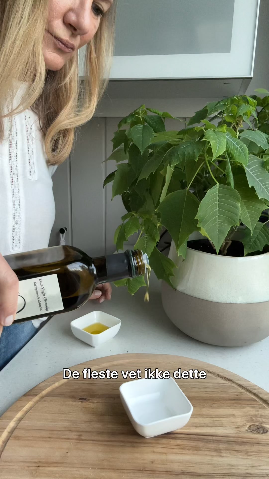 Oliven.no Facebook ad: Ingen snarveier. Ingen blandinger. Bare helt RÅ olivenolje.