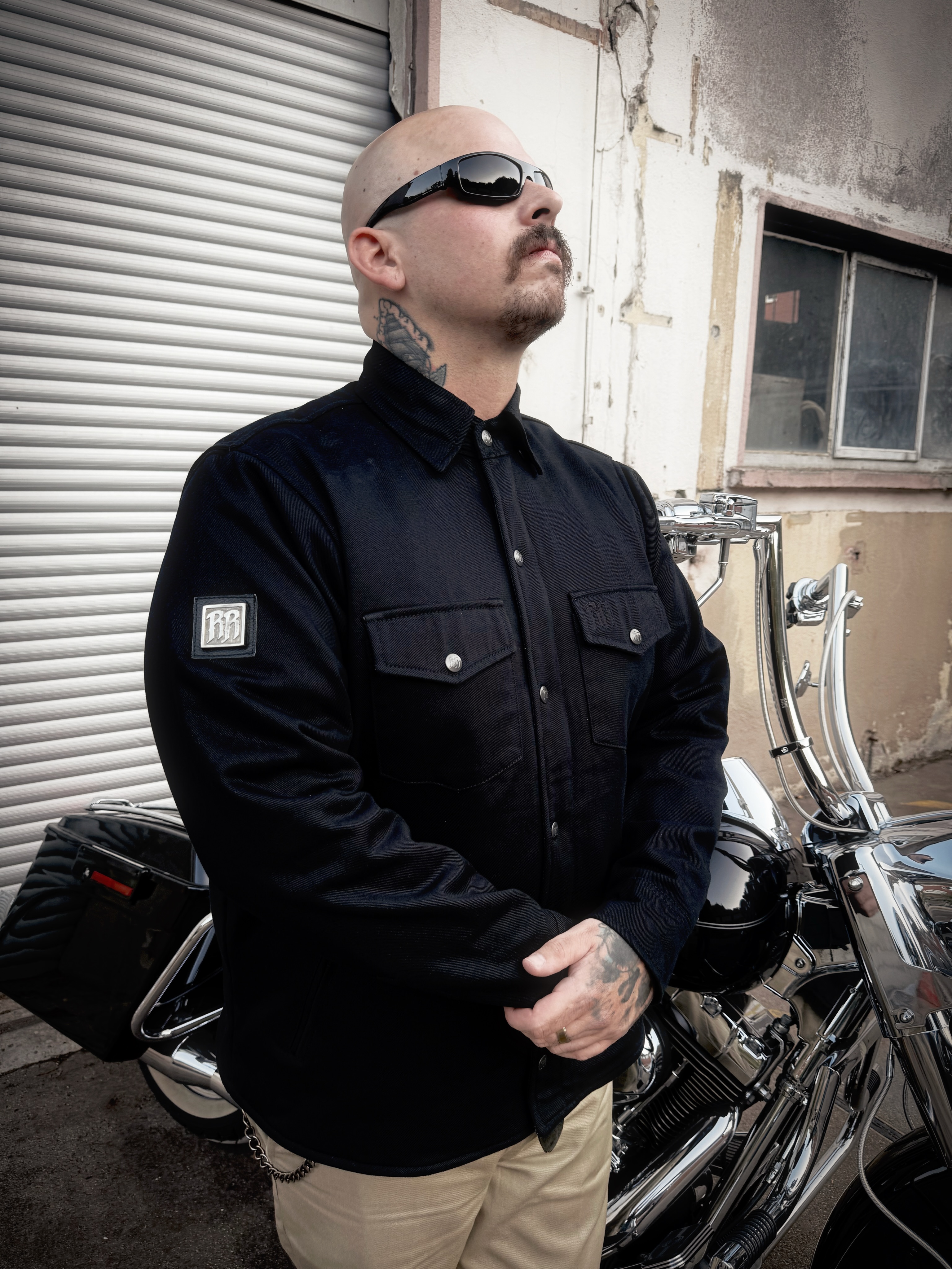 Rockers & Riders Facebook ad: BLACKOUT HEMD.