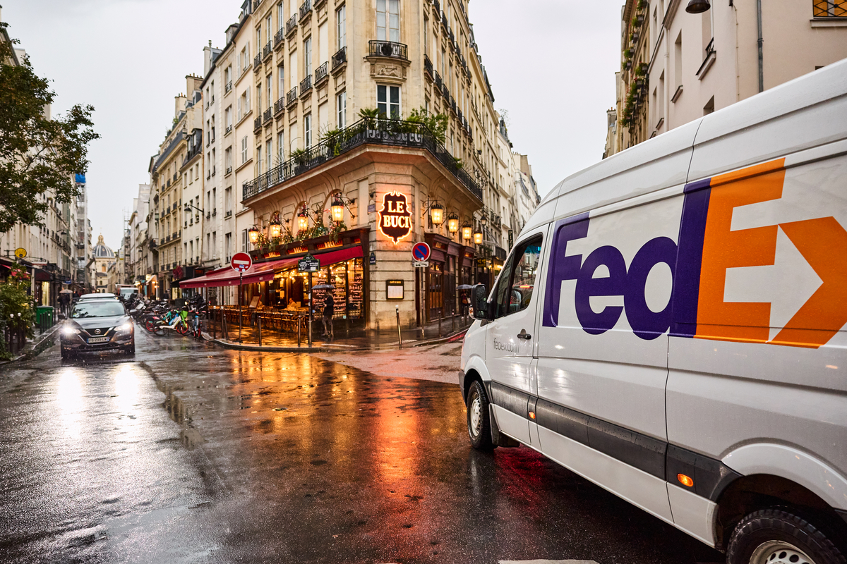 FedEx Facebook ad: 免費網上研討會:輕鬆掌握歐盟及英國關稅