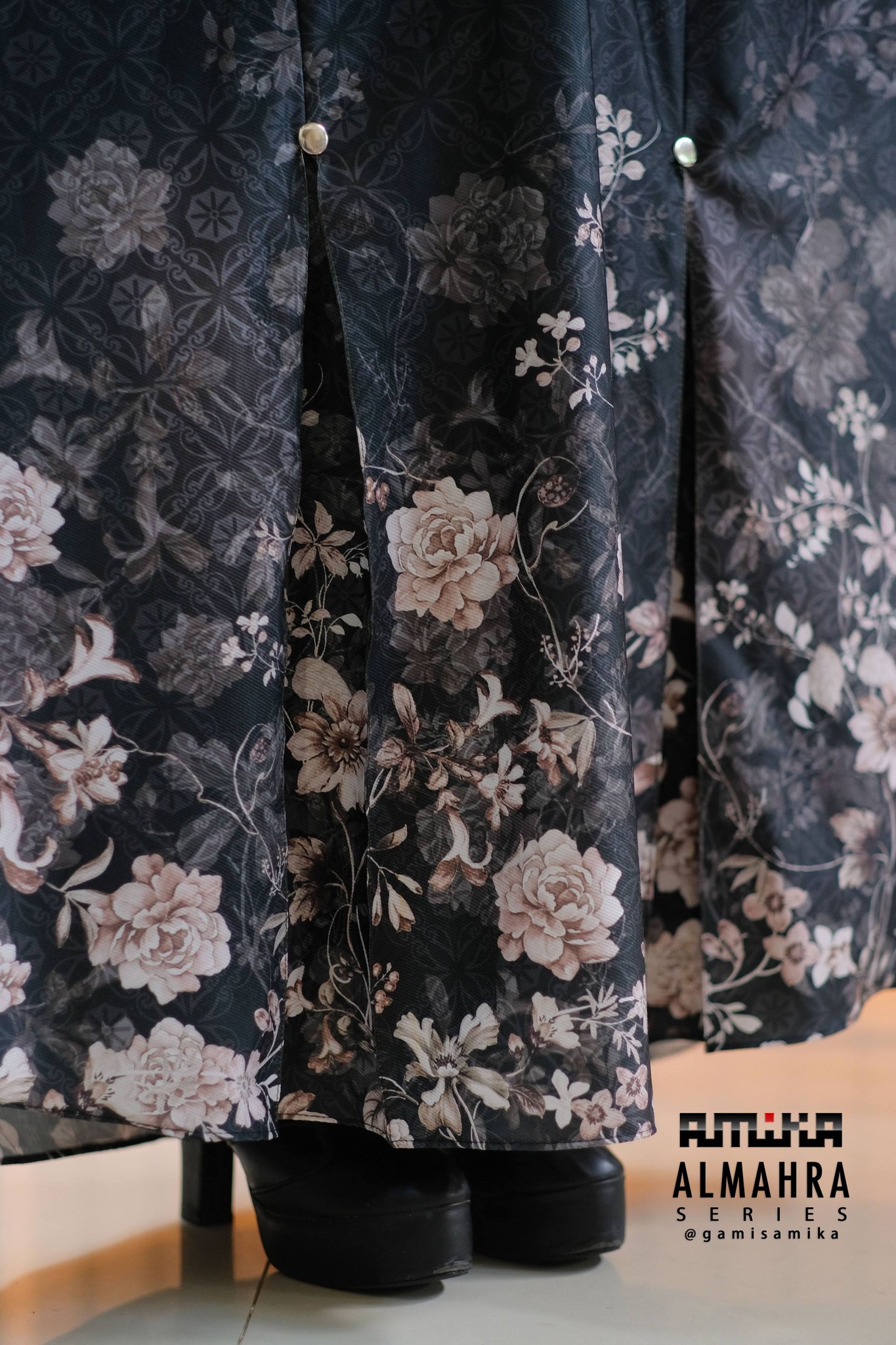 Gamis Amika Facebook ad