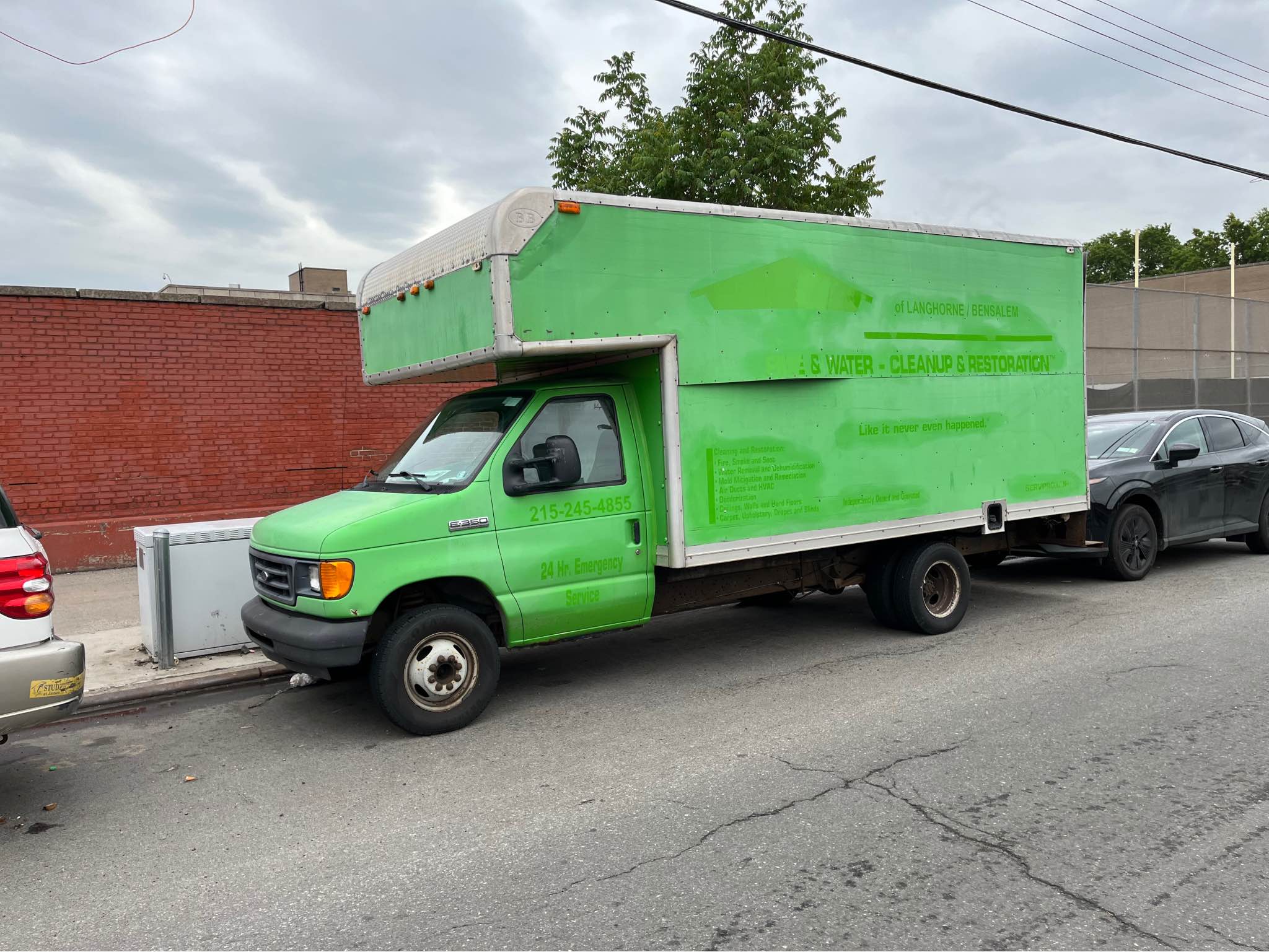 Frank Russo Facebook ad: 2007 Ford E350 Super Duty Cutaway · BOX TRUCK 15ft with…