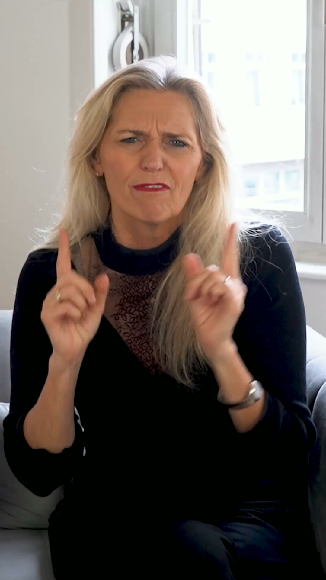 Susanne & Nicole Facebook ad: 10 Tage LIVE Coachingmarkt erobern. Starte hier…