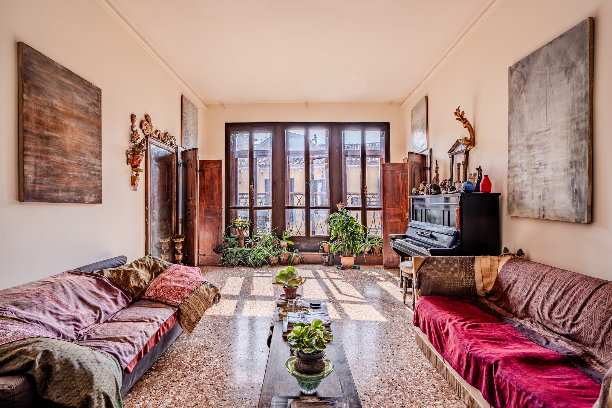 EV Venezia Facebook ad: Elegante Piano Nobile con vista canale
